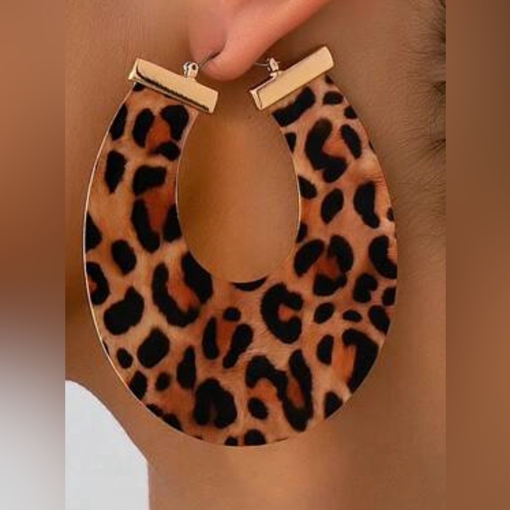 Leopard Print Teardrop Earrings - Brown